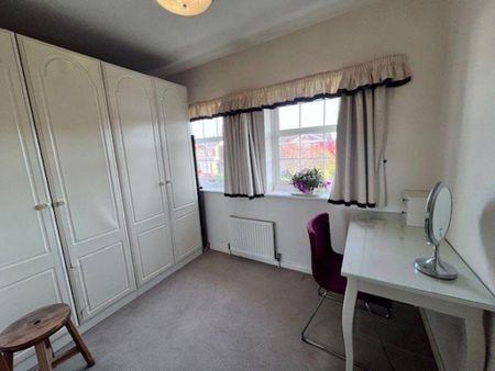 4 bedroom detached house to rent - Photo 4