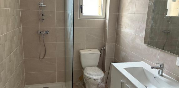 Location Appartement 3 pièces 50m² POURRIERES 83910 - Photo 2