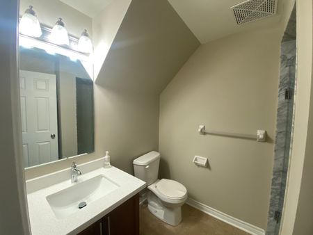 For Lease - 2420 Baronwood Drive Unit# 32-02, Oakville, Ontario - Photo 4