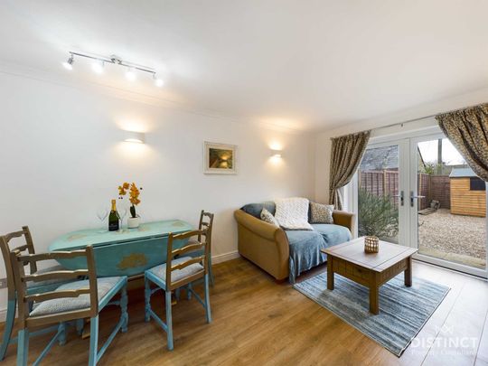 Willow End, Little Compton - Photo 1