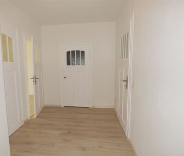 Schön geschnittene 3-Zi. Whg. mit Balkon, Laminat, EBK mgl., WG gee... - Photo 5