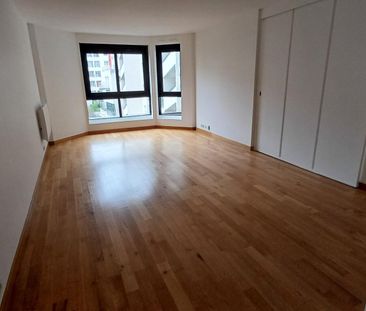 location Appartement T4 DE 91.4m² À PARIS - Photo 1