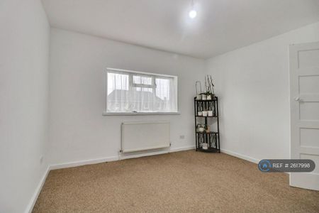 4 bedroom terraced house to rent - Photo 5