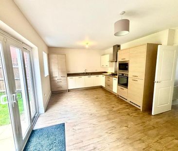 3 bedroom detached house to rent - Photo 4