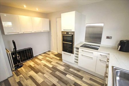 3 bedroom terraced house to rent - Photo 2