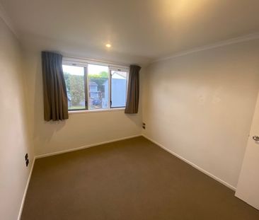 Discover modern living at 13 Stadium Lane, Whitiora, Hamilton! - Photo 6