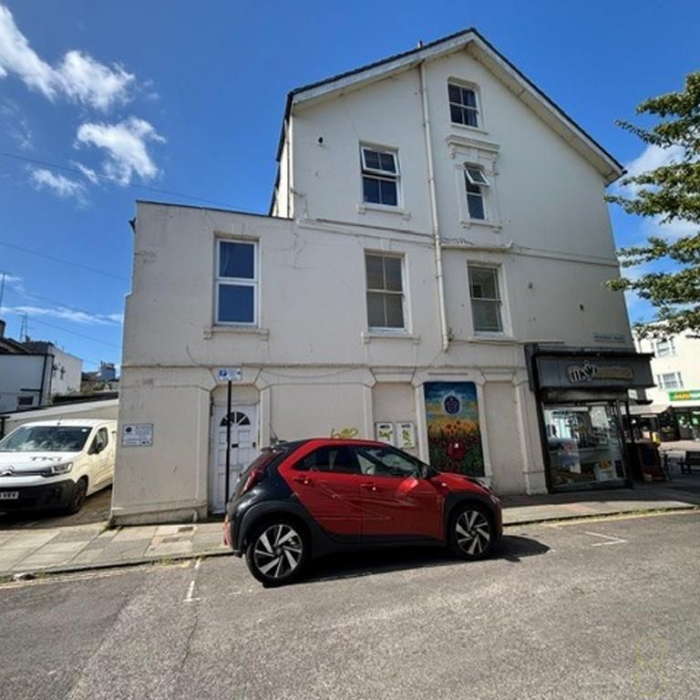 2 bedroom flat share to rent - Photo 1