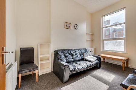 Flat 2, 42 University Street, Belfast, BT7 1FZ - Photo 2