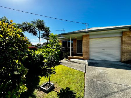 Charming 3-Bedroom Home - Photo 3