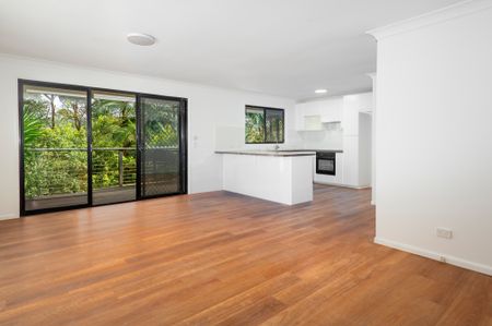 8 Carissa Place, Bonogin QLD 4213 - House For Rent - $900 | Domain - Photo 5