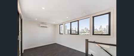 12 Workers Street, Port Melbourne - Photo 2