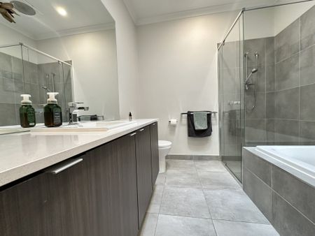 Exceptional Quality in the Heart of Kilsyth - Photo 3