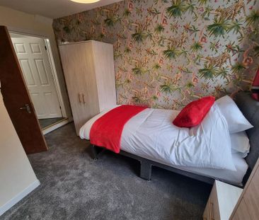 1 bedroom in a house share to rent - Photo 4