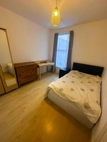4 bedroom terraced house to rent - Photo 3