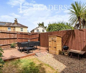 Rydens Grove, Hersham, Walton-on-thames, KT12 - Photo 1