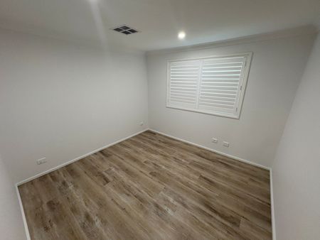 Fully Renovated 3 Bedroom Home + Self-Contained Studio | Quiet Cul-de-Sac Location - Photo 5