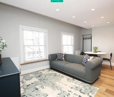4 bedroom flat to rent - Photo 2