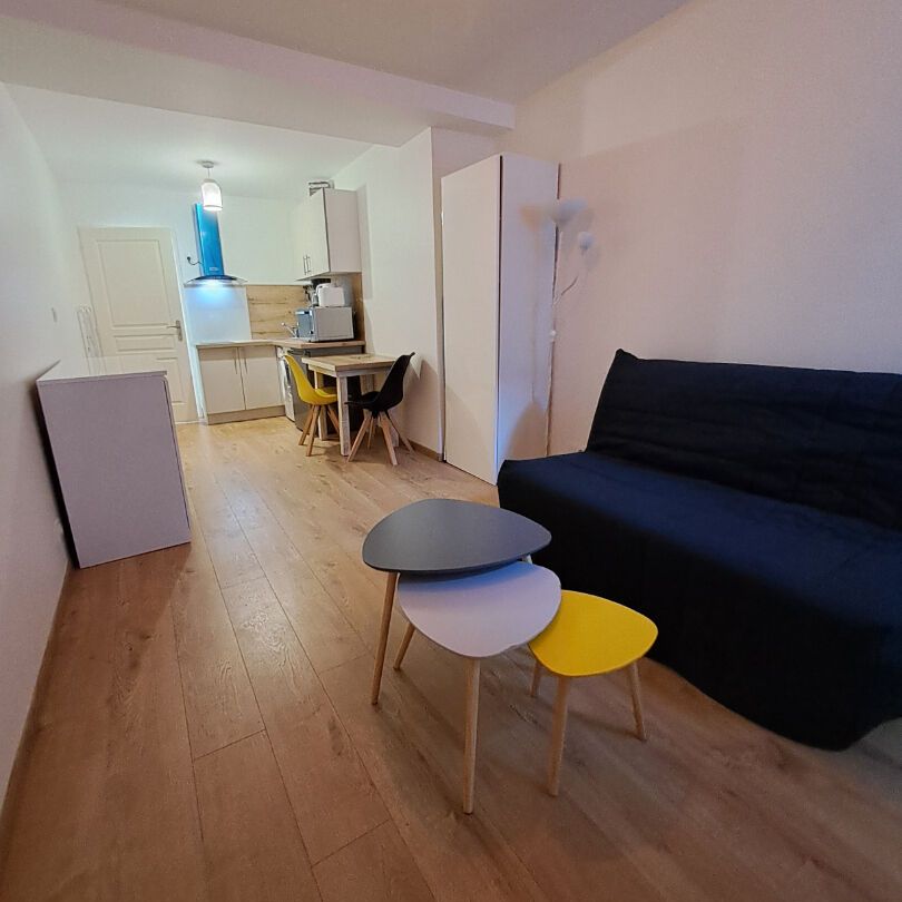 Studio meublé- Centre ville- Proche: Tram, BSB, commerces. - Photo 1