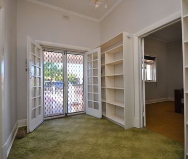 CLASSIC BUNGALOW - Photo 4