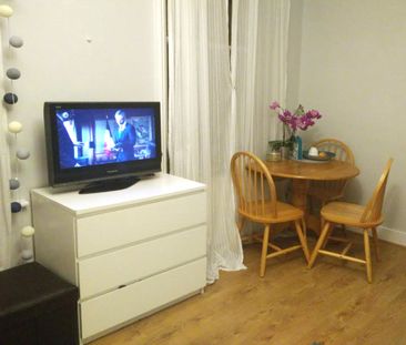 1 Bed Flat, Outram Road, CR0 - Photo 1