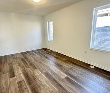 For Lease - 8 Walcott Crescent, Brampton, Ontario - Photo 6