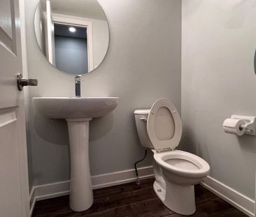 For Lease - 4522 Innes Road Unit# A, Orleans - Cumberland and Area,... - Photo 2