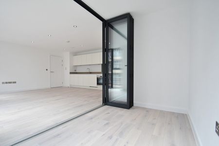 49 Station Road, 49 Station Road, Gerrards Cross,SL9 - Photo 5