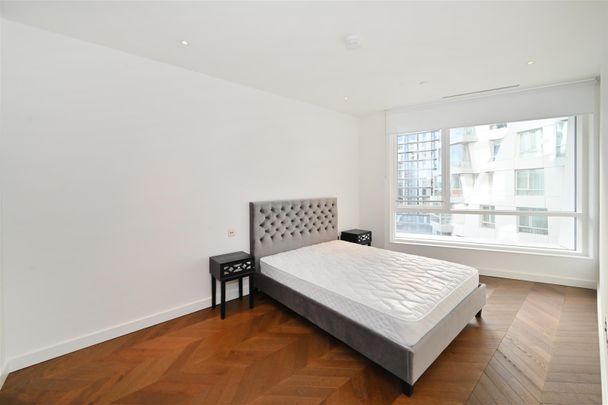 2 bed flat to rent in Prospect Way, London, SW11 - Photo 1