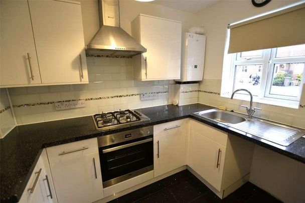 Bakers Gardens, Carshalton, Surrey, SM5 - Photo 1