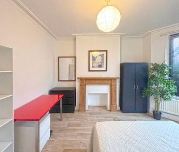 4 bedroom terraced house to rent - Photo 4