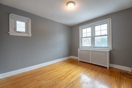 Detached Home For Lease | C8105088 - Photo 2