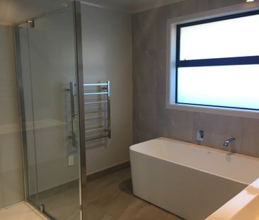 3 + Family Home - Papamoa - Photo 2