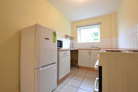 1 bedroom Flat To Let - Photo 5