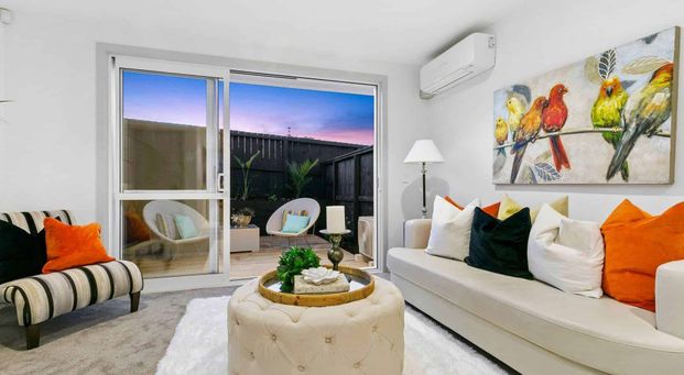 Low-Maintenance 2 Bedroom House in the Heart o... - Photo 1