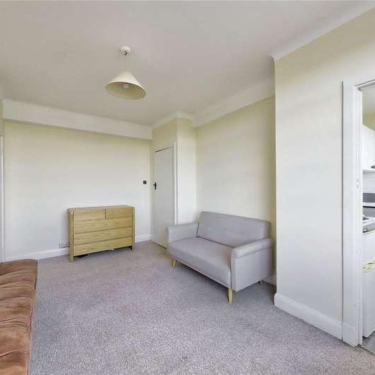 Du Cane Court, Balham High Road, Balham, London, SW17 - Photo 1