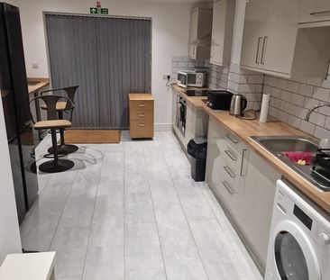Room in a Shared House, Bishopthorpe Lane, BS10 - Photo 4