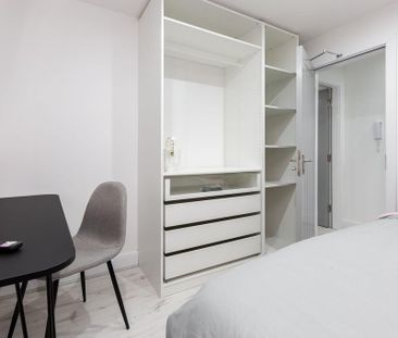 6 bedroom house to rent - Photo 1