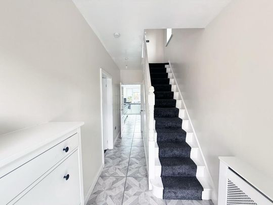 3 bedroom semi-detached house to rent - Photo 1