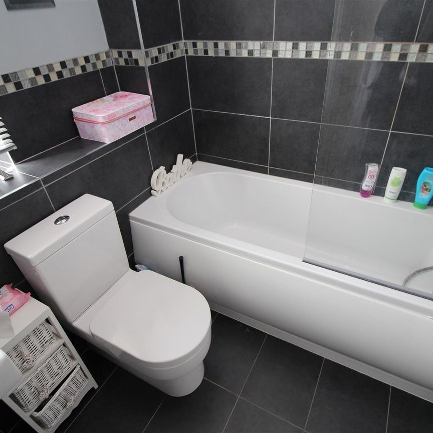 Walker Road, Maidenbower - Photo 1