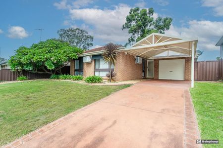 Comfortable Living with Great Entertaining Space - Photo 3