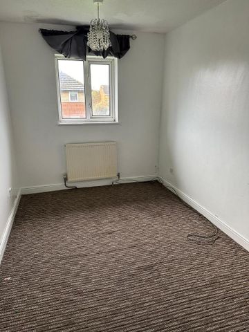 3 bedroom terraced house to rent - Photo 4