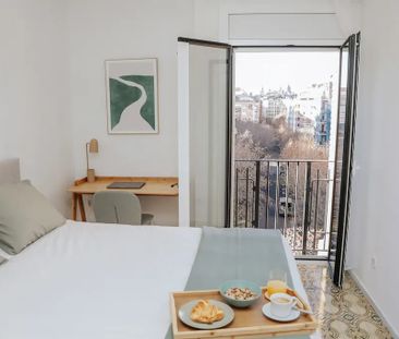 Ronda de Sant Pau, Barcelona, Catalonia 08015 - Photo 5