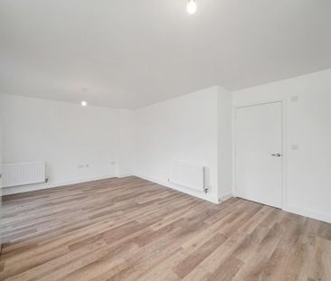 4 bedroom semi-detached house to rent - Photo 1