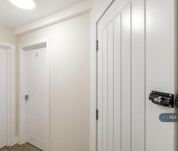 3 bedroom flat to rent - Photo 3