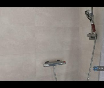 2 bedroom end of terrace house to rent - Photo 5