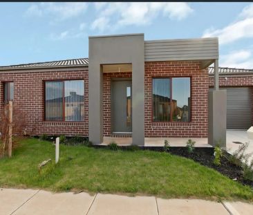 Low-Maintenance Living in the Heart of Wyndham Vale - Photo 6