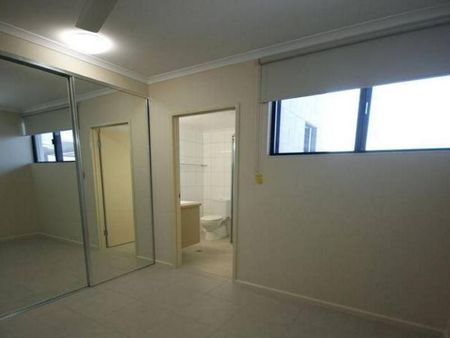 33A/174 Forrest Parade, - Photo 2