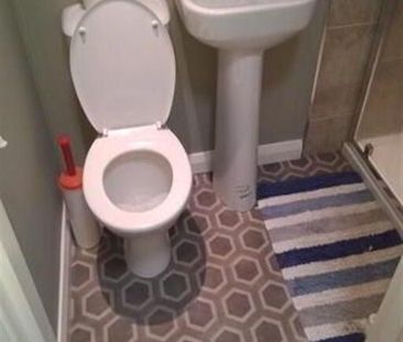 Room 1, 31 Ponsonby Avenue, Belfast, BT15 2LS - Photo 3