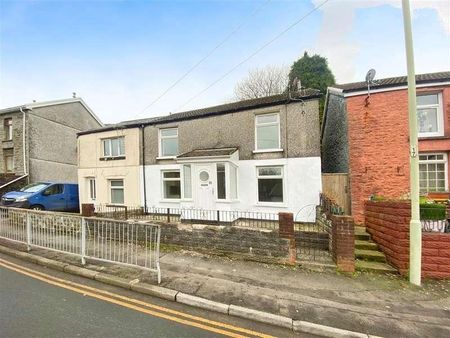 Miskin Road, Tonypandy, CF40 - Photo 2