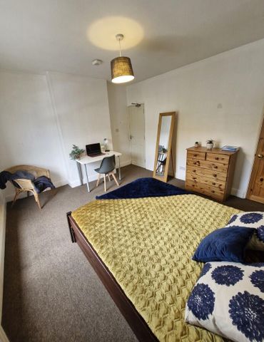 3 bedroom terraced house to rent - Photo 5